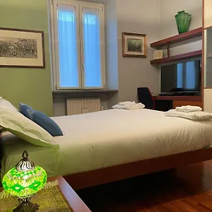 Appartamento Cozy Flat Mins Walk To Navigli And Metro Porta Genova, Milano
